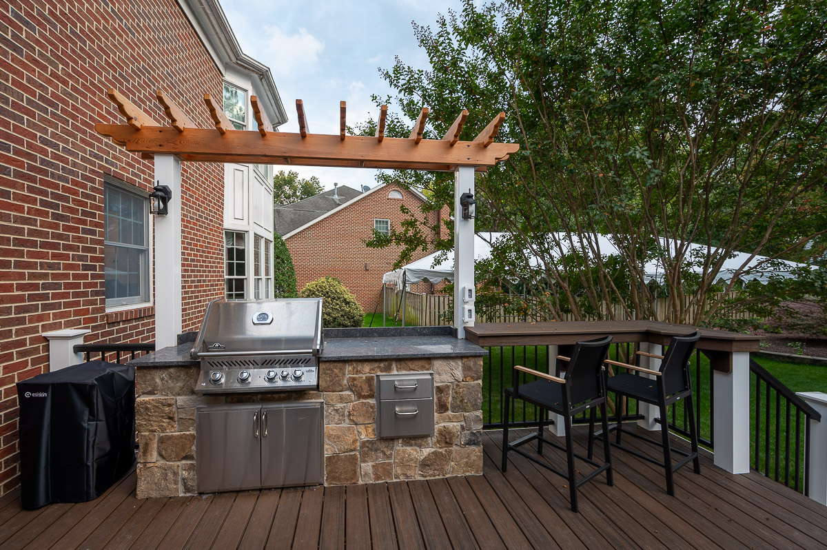 Deck with Grill Station & Composite Bar Top