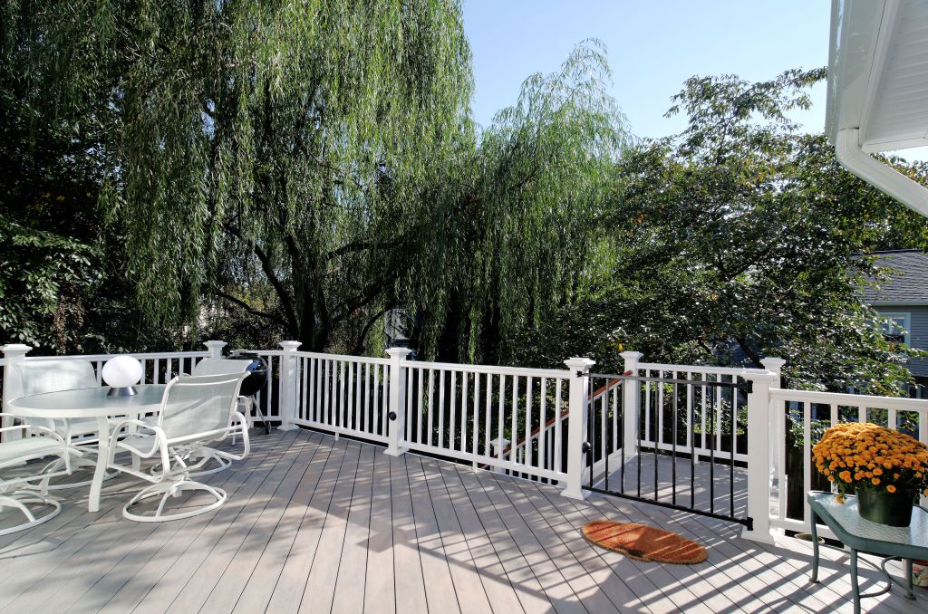 Composite Deck with Composite Railing