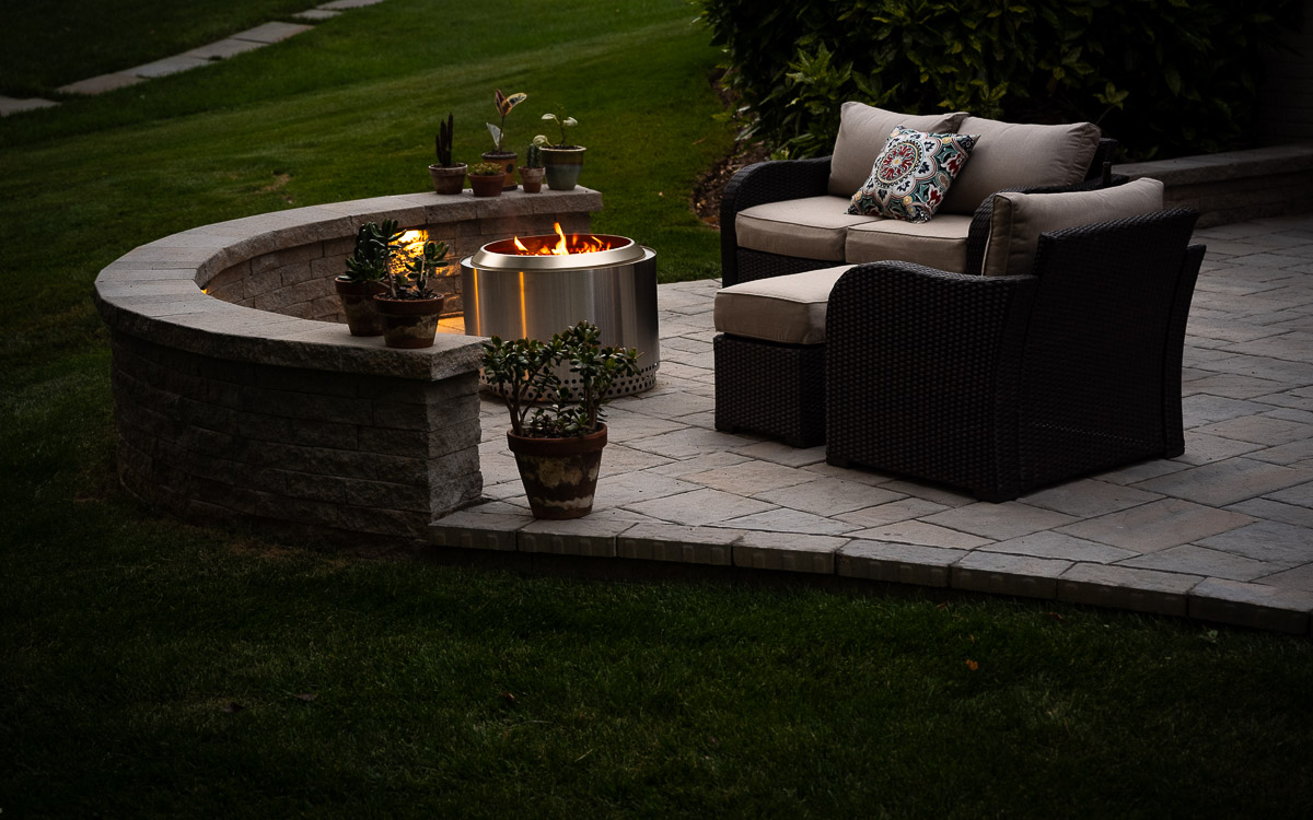 Paver Patio with Modular Sitting Wall & Solo Stove